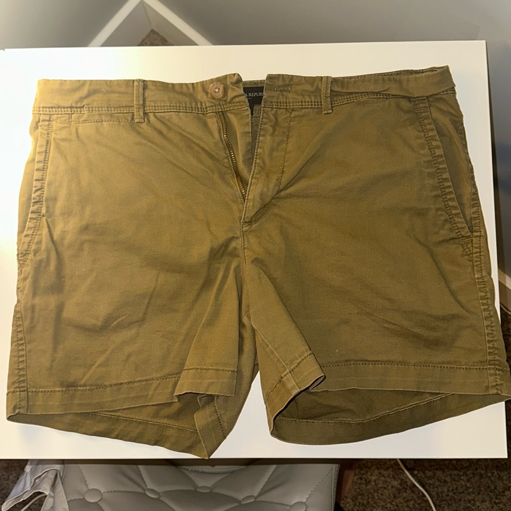 Size 10 Banana Republic shorts